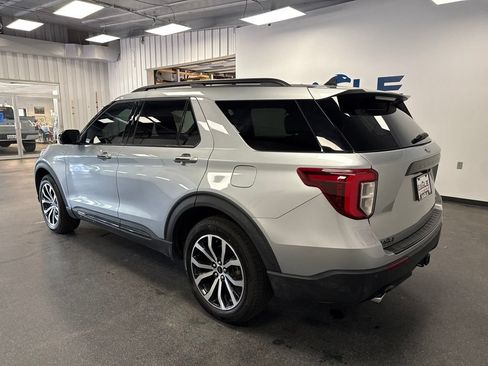 Used 2023 Ford Explorer ST-Line w/ Class IV Trailer Tow Package AWD/4WD image 7