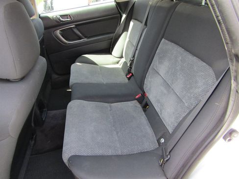 Used 2005 Subaru Outback 2.5i AWD/4WD image 8