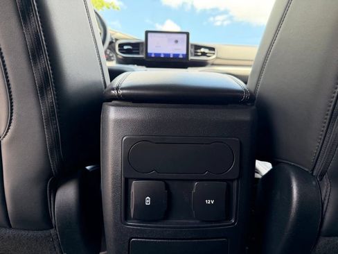 Used 2023 Ford Explorer XLT w/ Equipment Group 202A AWD/4WD image 27