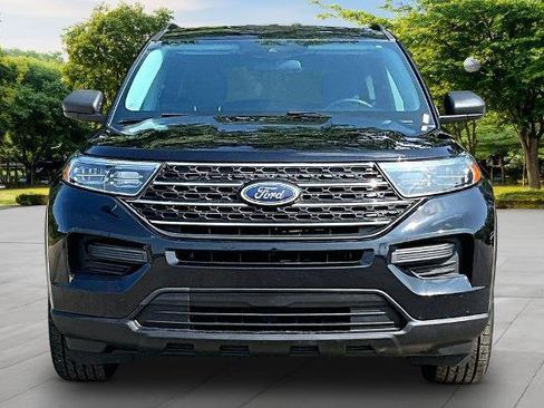 Certified 2023 Ford Explorer XLT AWD/4WD image 3