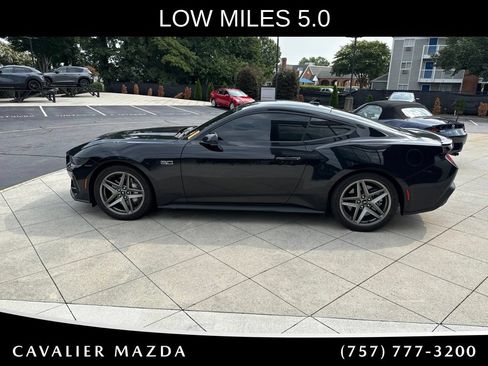Used 2025 Ford Mustang GT RWD image 4