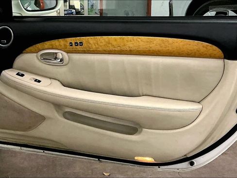 Used 2005 Lexus SC 430 Convertible image 24