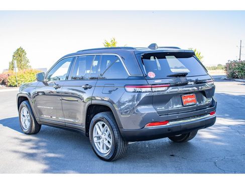 Used 2024 Jeep Grand Cherokee Laredo X w/ Luxury Tech Group I AWD/4WD image 6