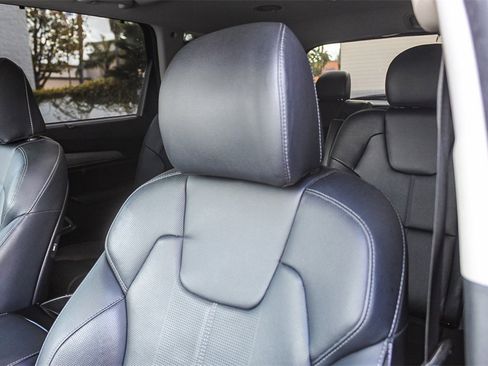 Used 2022 Kia Telluride EX w/ EX Premium Package image 25