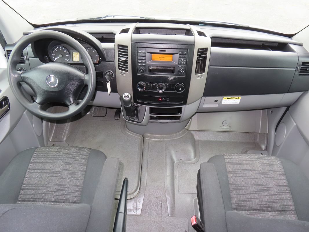 Used 2016 Mercedes-Benz Sprinter 2500 image 21