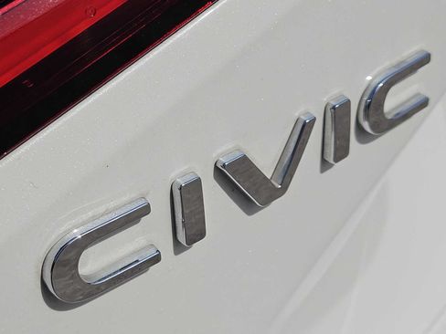 Used 2024 Honda Civic Sport image 11