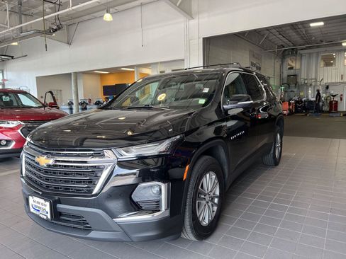 Used 2023 Chevrolet Traverse LT AWD/4WD image 4