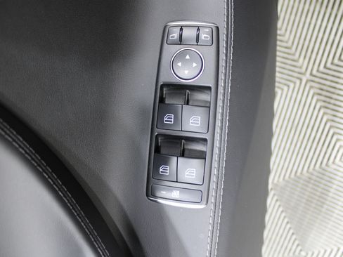 Used 2015 Tesla Model S 70 image 7