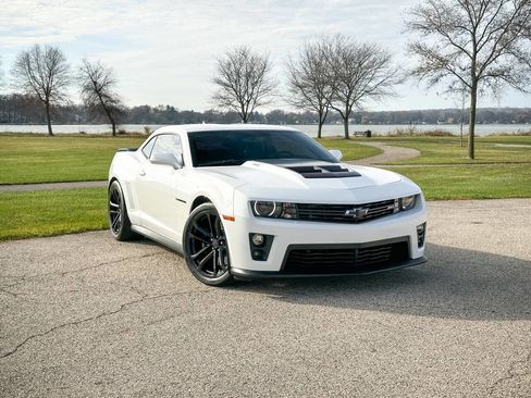 Used 2014 Chevrolet Camaro ZL1 image 3