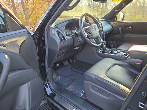Certified 2024 Nissan Armada SL w/ Midnight Edition Package image 13
