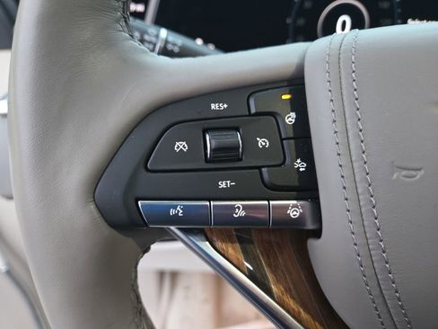 Certified 2024 Cadillac Escalade Sport Platinum w/ LPO, ONYX Package image 21