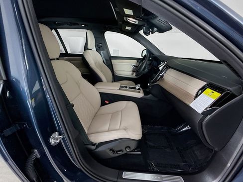 New 2026 Volvo XC90 B6 Plus w/ Protection Package Premier AWD/4WD image 30
