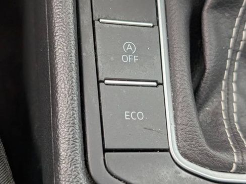 Used 2025 Volkswagen Jetta Sport FWD image 19