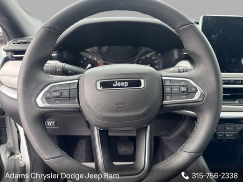 Used 2025 Jeep Compass Limited AWD/4WD image 16