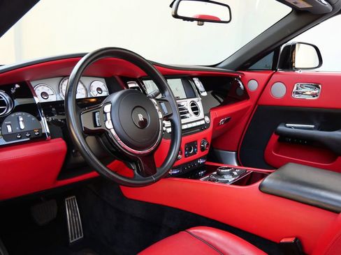Used 2018 Rolls-Royce Dawn image 12
