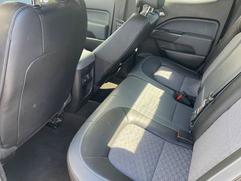 Used 2015 Chevrolet Colorado Z71 AWD/4WD image 10