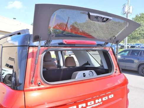Used 2023 Ford Bronco Sport Outer Banks w/ Tech Package AWD/4WD image 3