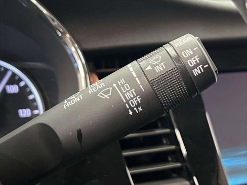 Used 2022 Buick Encore Preferred w/ Safety Package image 25