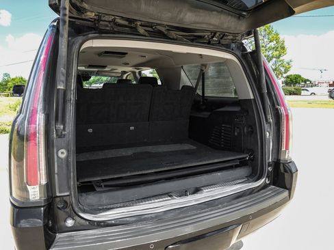 Used 2018 Cadillac Escalade ESV Luxury RWD image 49