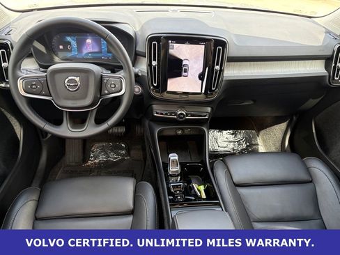 Certified 2025 Volvo XC40 B5 Plus AWD/4WD image 11