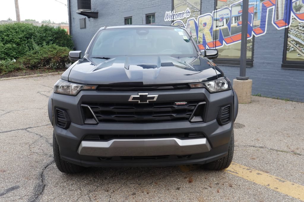 Used 2024 Chevrolet Colorado Trail Boss w/ LPO, Dark Essentials Package AWD/4WD image 2