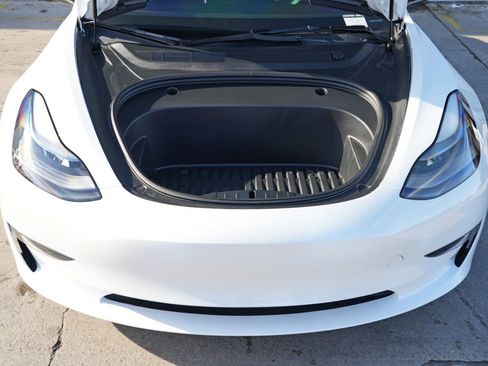 Used 2023 Tesla Model 3 Standard Range image 8