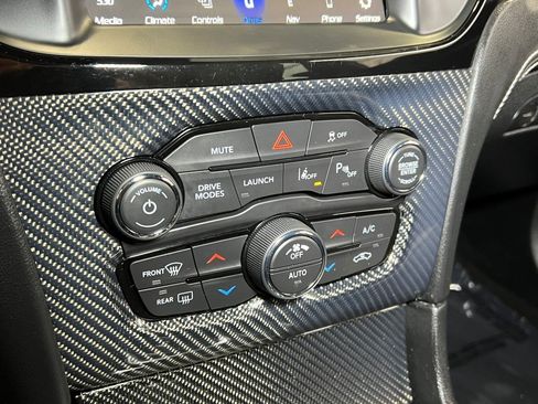 Certified 2023 Chrysler 300 C image 41