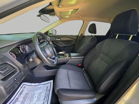 Used 2024 Nissan Rogue SV AWD/4WD image 17