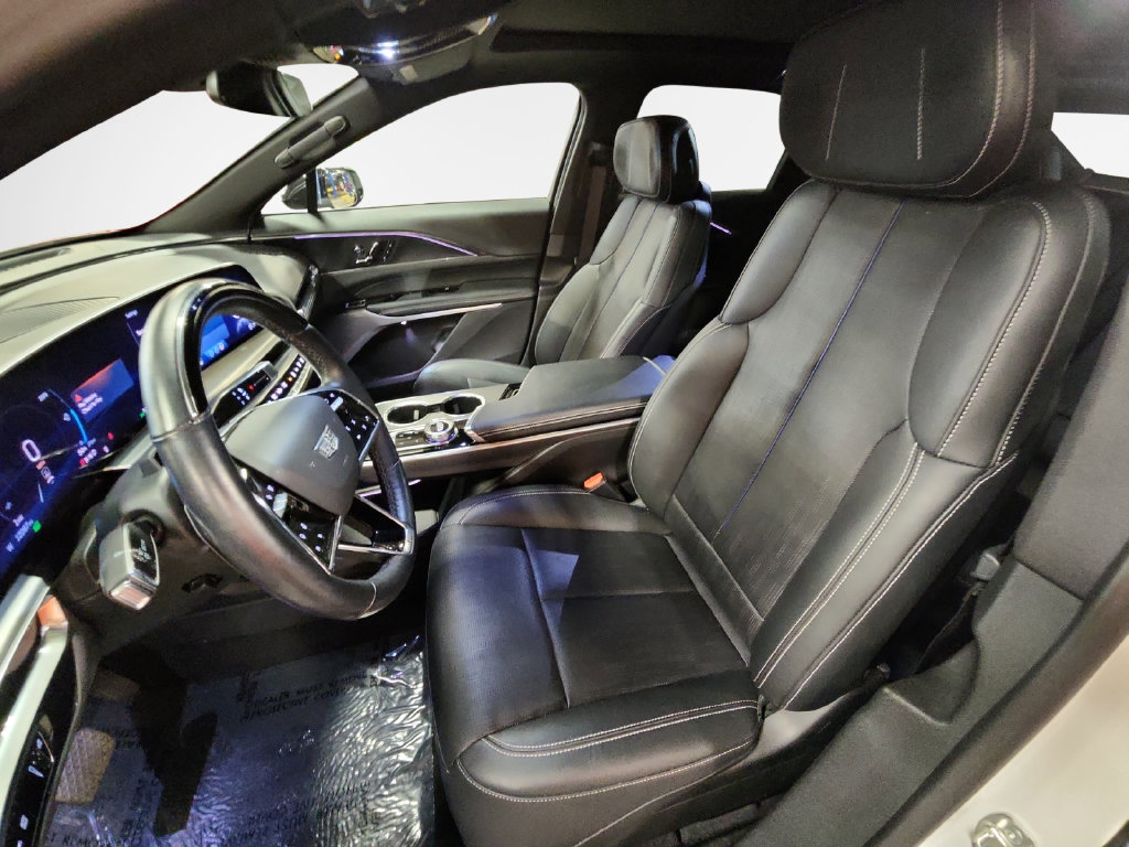 Certified 2024 Cadillac Lyriq Luxury AWD/4WD image 12