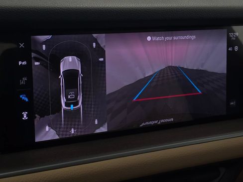 Certified 2025 Porsche Cayenne Coupe AWD/4WD image 28