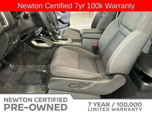 Used 2025 Nissan Frontier SV RWD image 12