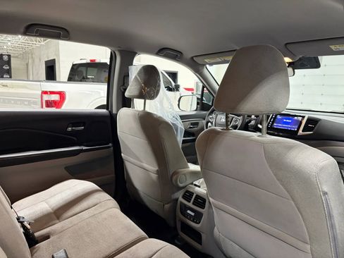 Used 2017 Honda Pilot EX image 30