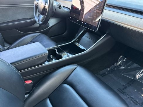 Used 2018 Tesla Model 3 Mid Range image 28