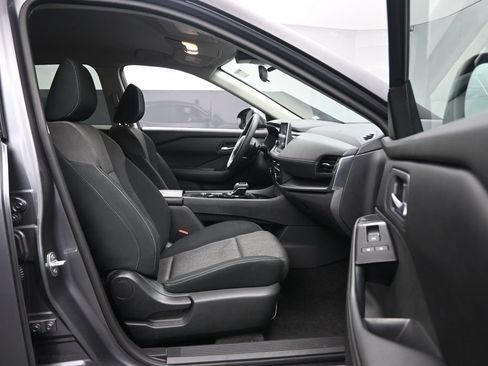 Used 2024 Nissan Rogue SV FWD image 29