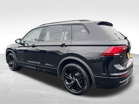 Used 2023 Volkswagen Tiguan SE R-Line image 8