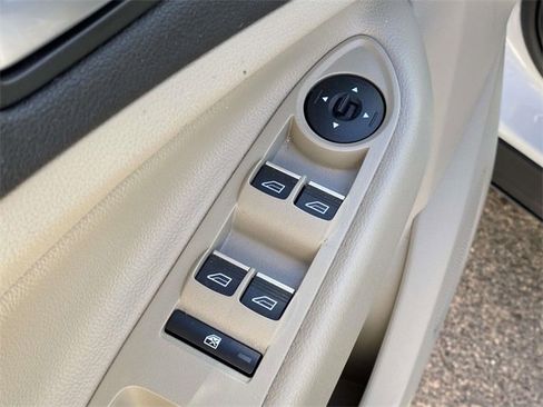 Used 2019 Ford Escape SEL image 17