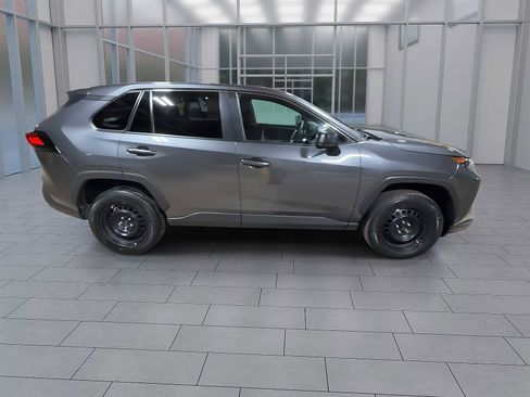 Certified 2022 Toyota RAV4 LE image 9