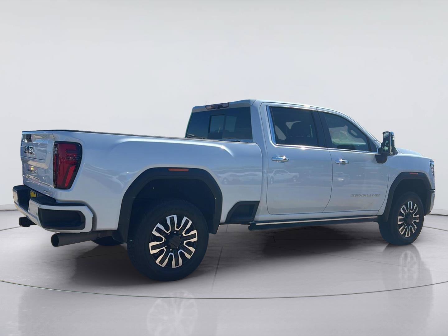 Used 2026 GMC Sierra 2500 Denali Ultimate w/ Max Trailering Package AWD/4WD image 4