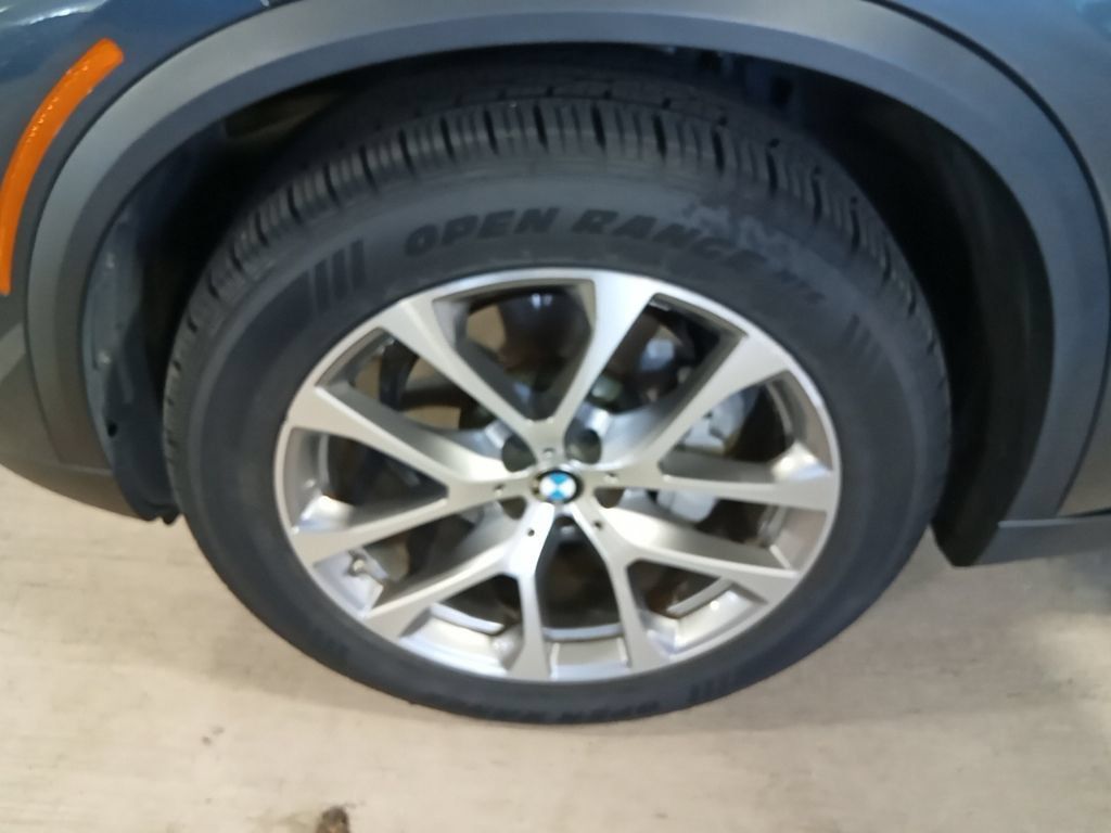 Used 2019 BMW X5 xDrive40i AWD/4WD image 16