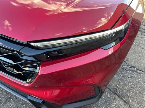 Used 2025 Honda CR-V Sport image 10