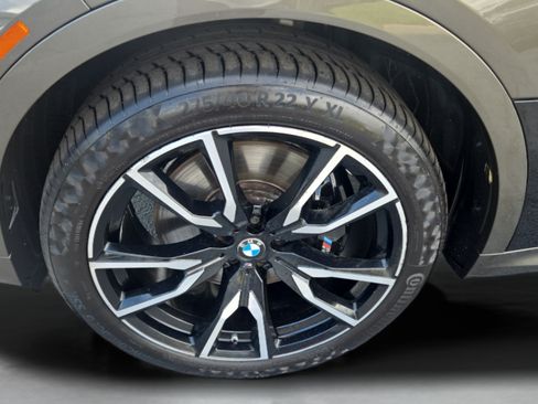 Used 2022 BMW X7 xDrive40i w/ M Sport Package AWD/4WD image 40