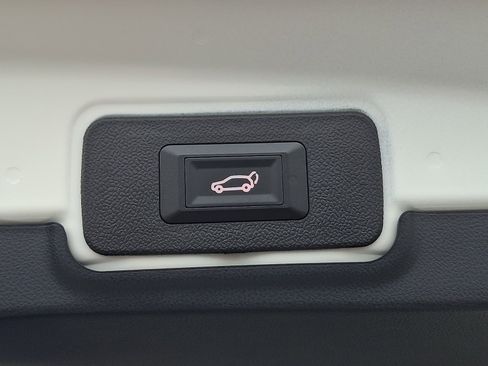 Certified 2025 Subaru Crosstrek 2.5i Limited w/ Crosstrek Mirror Package AWD/4WD image 35