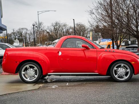 Used 2003 Chevrolet SSR w/ Preferred Equipment Group image 3