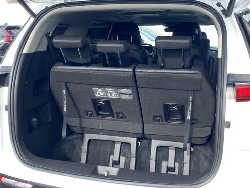 Used 2024 Kia Carnival SX Prestige FWD image 13