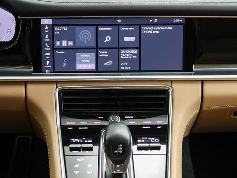 Used 2018 Porsche Panamera 4S AWD/4WD image 17