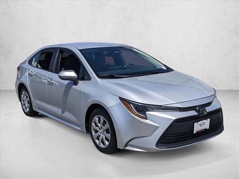 Used 2024 Toyota Corolla LE FWD image 3