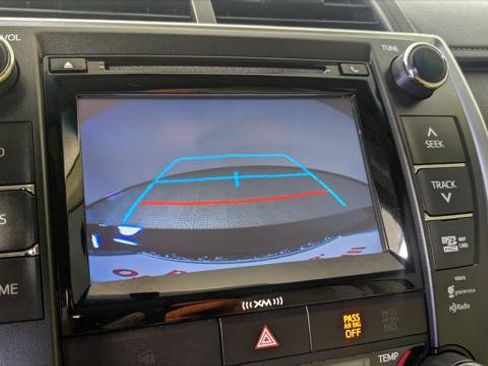 Used 2016 Toyota Camry XLE image 28