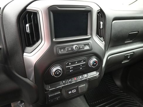 Used 2022 Chevrolet Silverado 1500 Custom Trail Boss AWD/4WD image 15