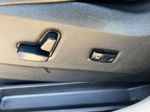 Used 2018 Dodge Grand Caravan SXT FWD image 30