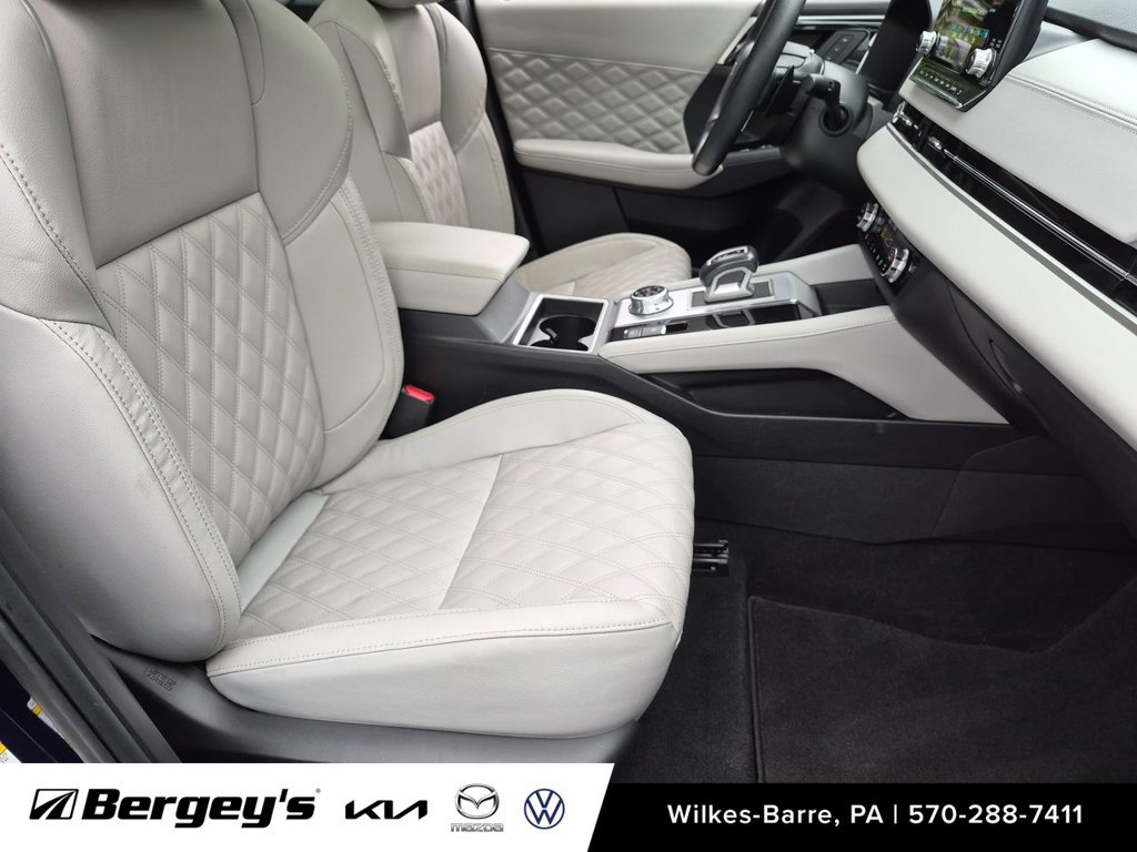 Used 2023 Mitsubishi Outlander SEL AWD/4WD image 28